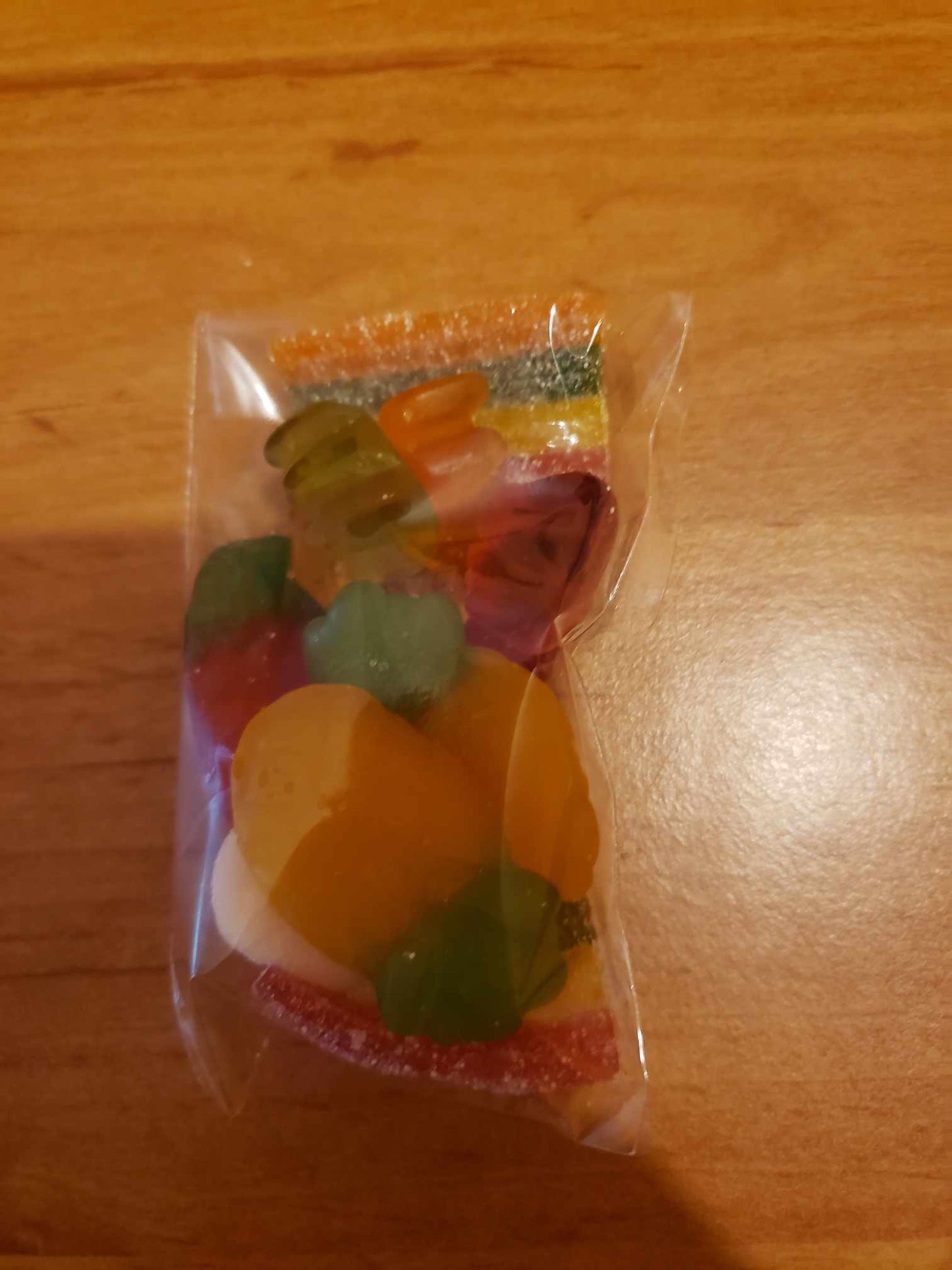 sachet  mixte lisse et sucré vendu par 100 g ( possibilité en halal )